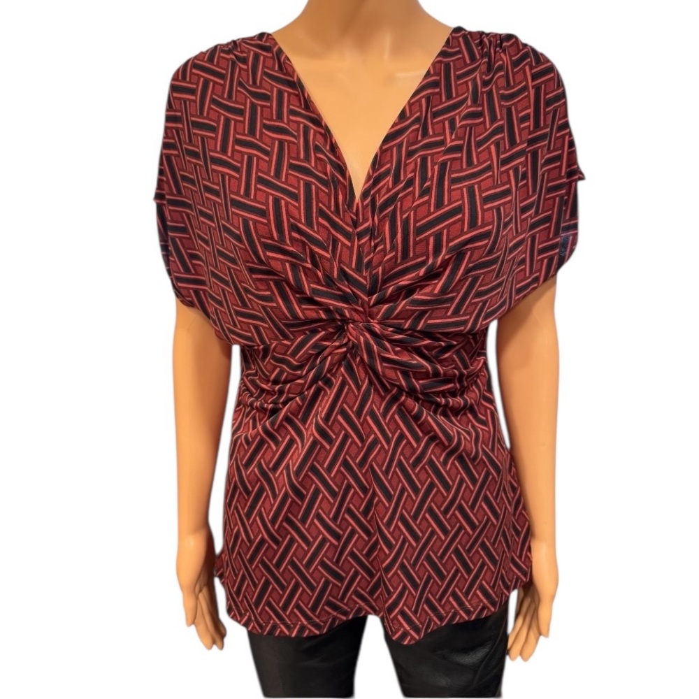 NEW YORK & COMPANY Stretch Front Twist Short Sleeve Red Black Blouse Medium